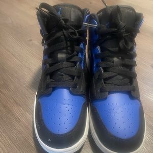 Air Jordan 1’s size 6Y